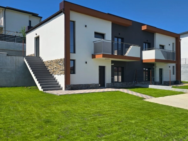 Casa 3 camere - Miroslava