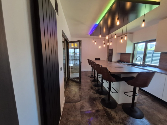 Casa 5 camere - Miroslava