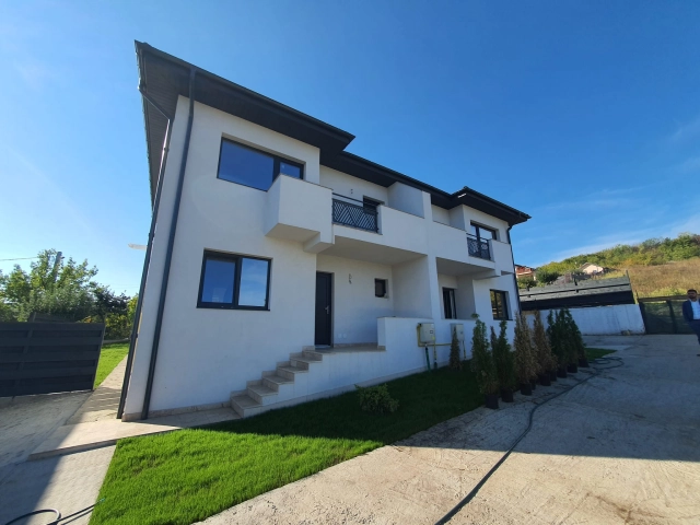 Casa 4 camere - Bucium