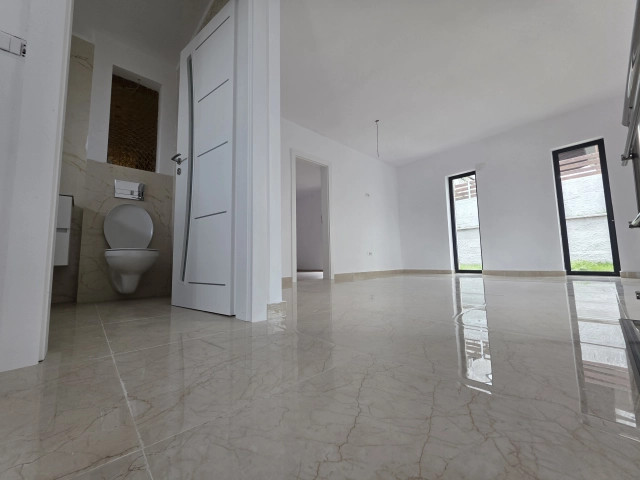 Casa 3 camere - Miroslava