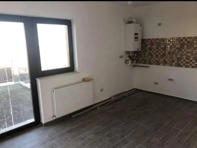 Casa 3 camere - Miroslava