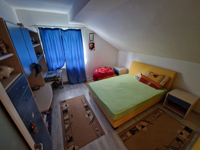 Casa 4 camere - Bucium
