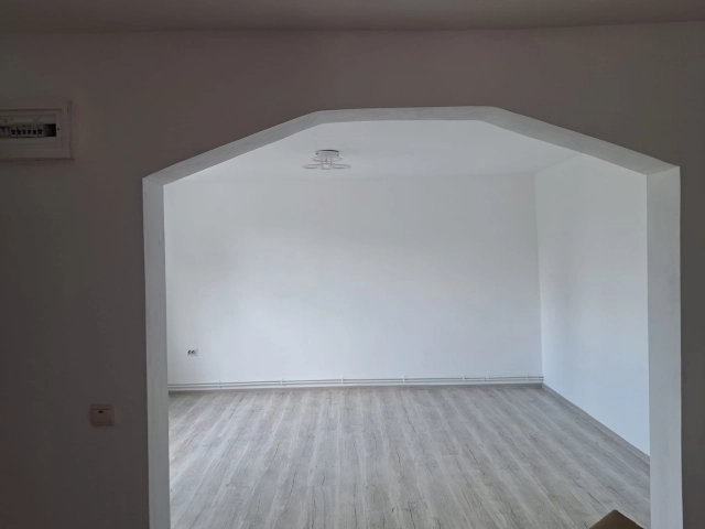 Casa 5 camere - Lunca Cetatuii
