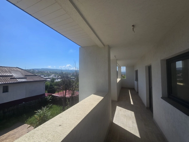 Casa 5 camere - Bucium
