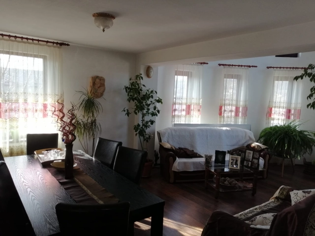 Casa 5 camere - Visani