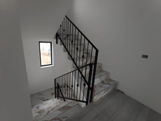 Casa 4 camere - Rediu