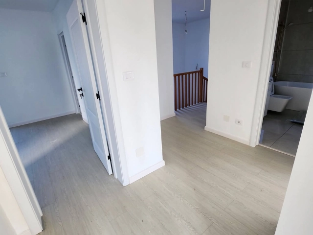 Casa 4 camere - Uricani