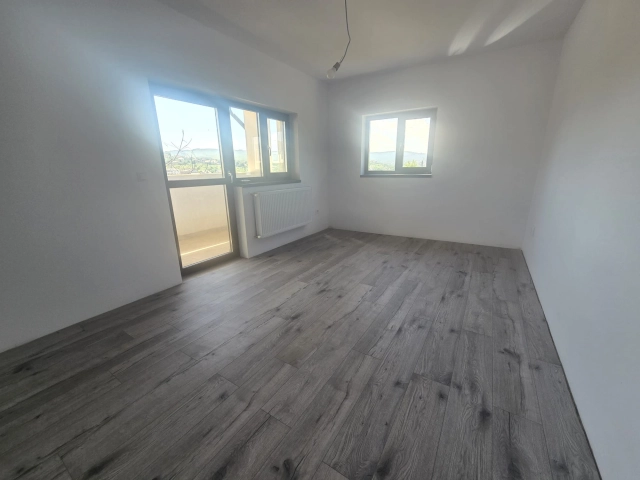 Casa 5 camere - Bucium