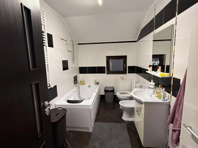 Casa 5 camere - Valea Adanca