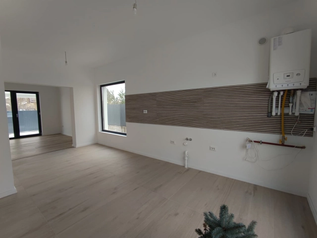 Casa 4 camere - Miroslava