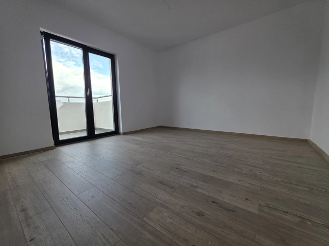 Casa 3 camere - Miroslava