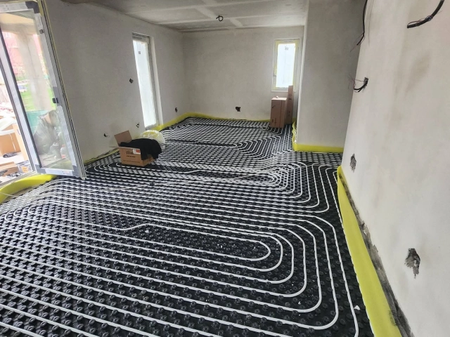 Casa 4 camere - Uricani