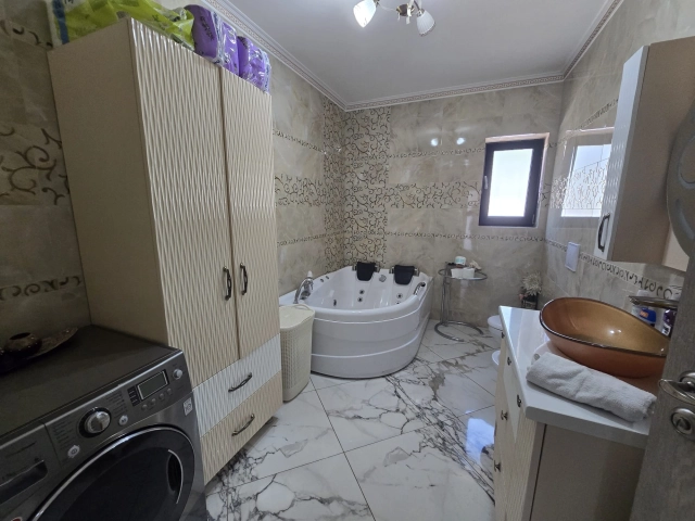 Casa 5 camere - Visani
