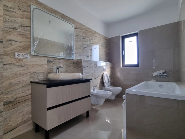 Casa 4 camere - Bucium