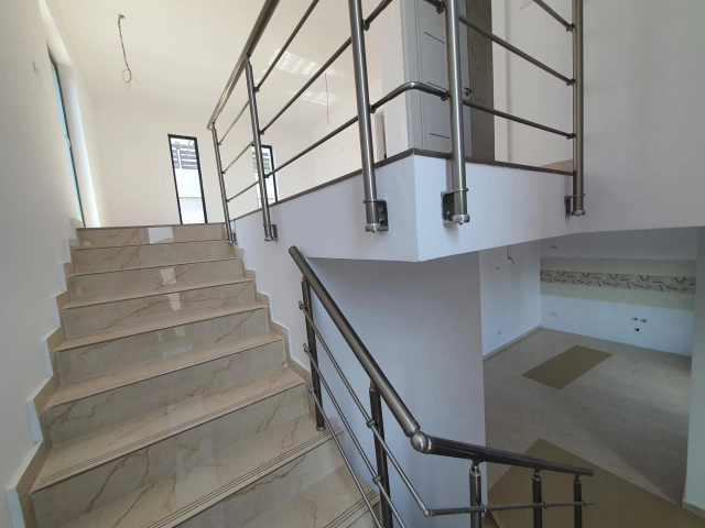 Casa 3 camere - Miroslava