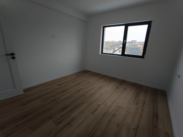 Casa 4 camere - Miroslava