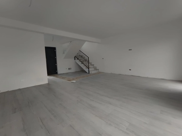 Casa 4 camere - Rediu