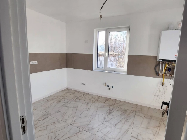 Casa 4 camere - Uricani