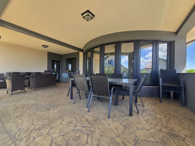 Casa 5 camere - Visani