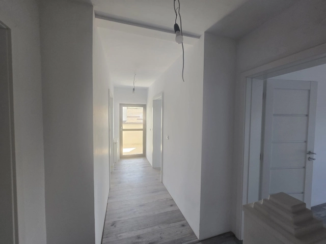 Casa 5 camere - Bucium