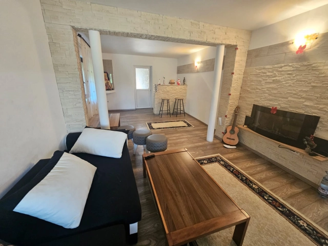 Casa 8 camere - CUG