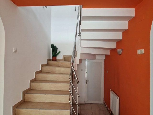 Casa 4 camere - Bucium