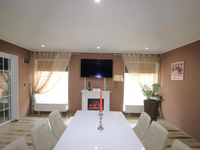 Casa 3 camere - Miroslava
