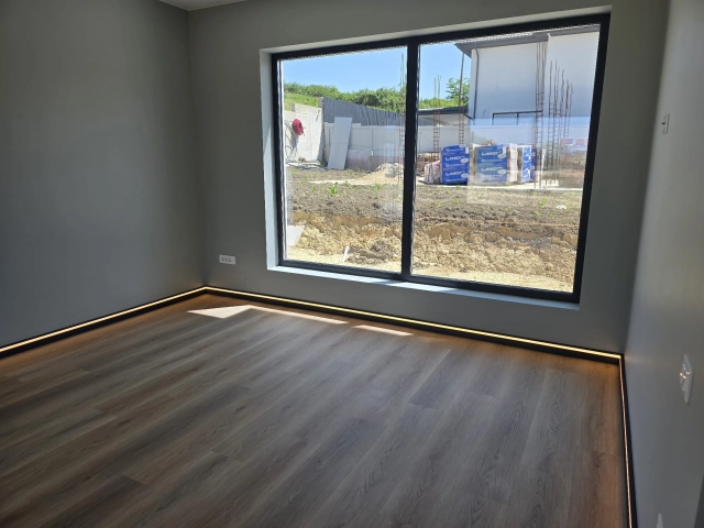 Casa 4 camere - Visani
