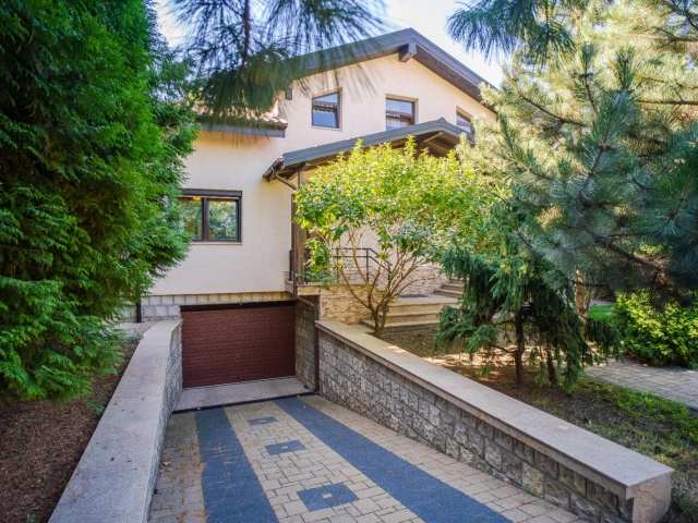 Casa 10 camere - Tatarasi