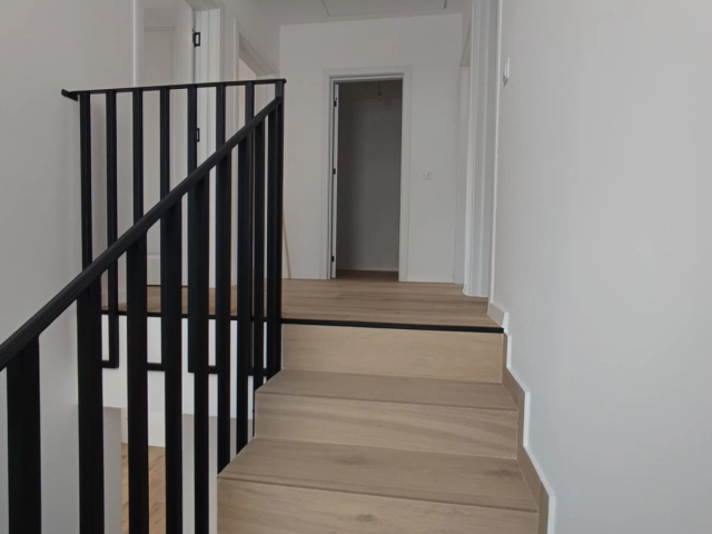 Casa 4 camere - Miroslava