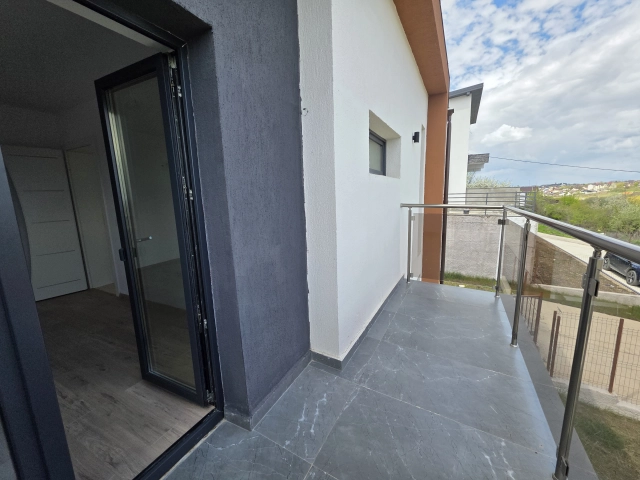 Casa 3 camere - Miroslava