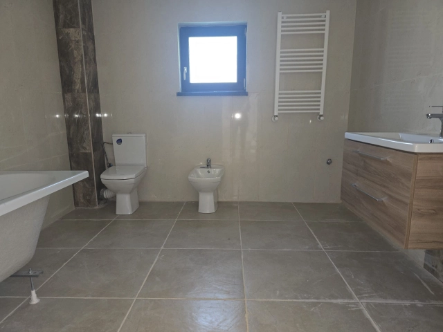 Casa 5 camere - Bucium