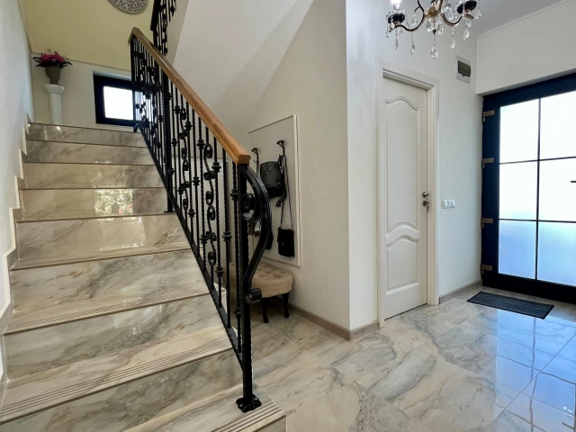 Casa 4 camere - Vorovesti