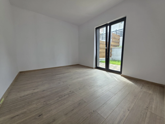 Casa 3 camere - Miroslava