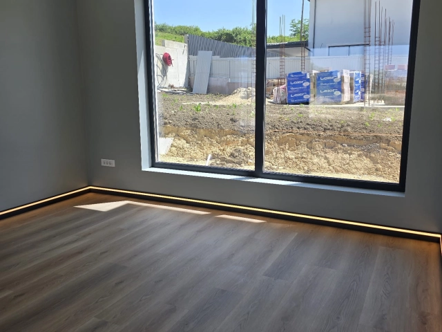 Casa 4 camere - Visani
