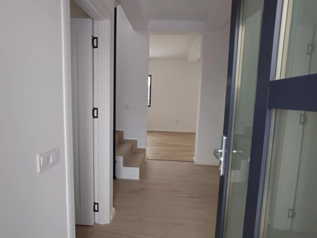 Casa 4 camere - Miroslava