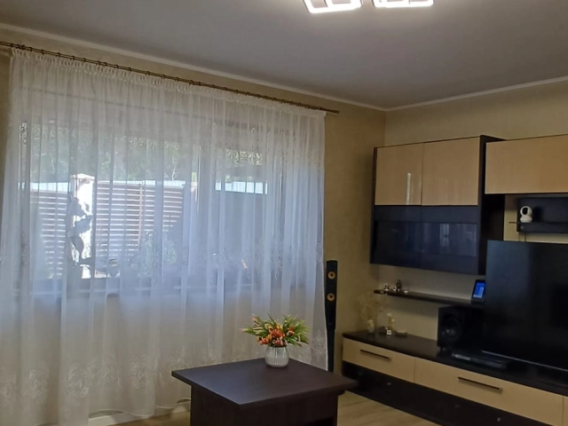 Casa 4 camere - Miroslava