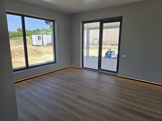 Casa 4 camere - Visani
