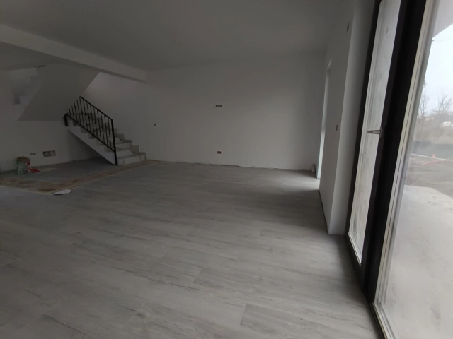 Casa 4 camere - Rediu