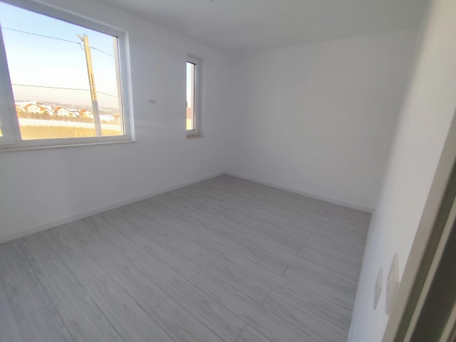 Casa 4 camere - Rediu