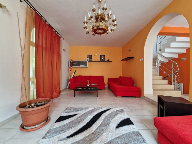 Casa 4 camere - Bucium