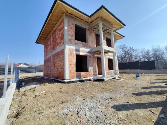 Casa 4 camere - Visani