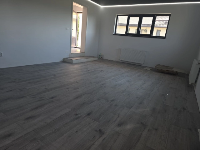 Casa 5 camere - Bucium