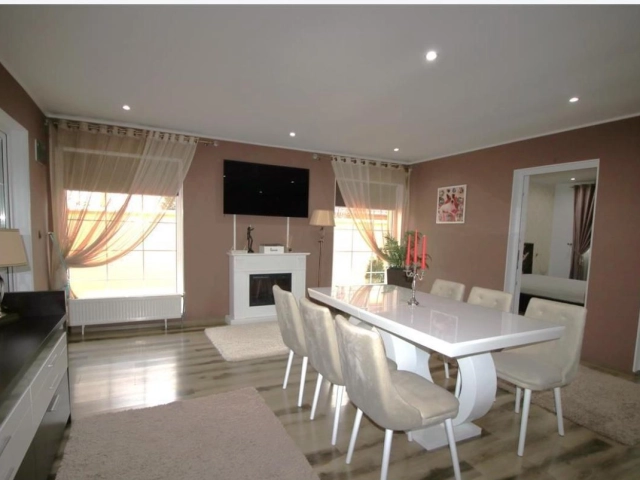 Casa 3 camere - Miroslava