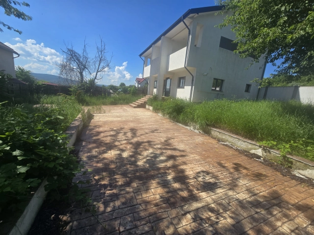 Casa 5 camere - Bucium