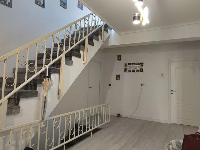 Casa 5 camere - Aroneanu