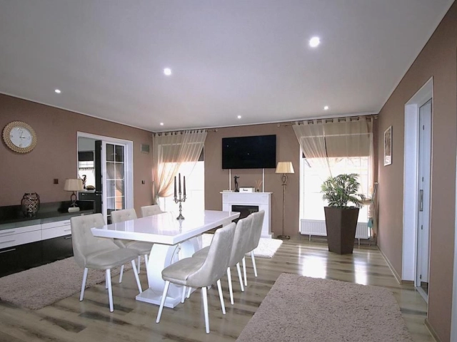 Casa 3 camere - Miroslava