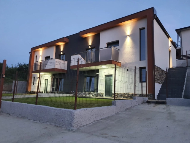 Casa 3 camere - Miroslava