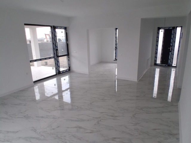 Casa 4 camere - Vorovesti