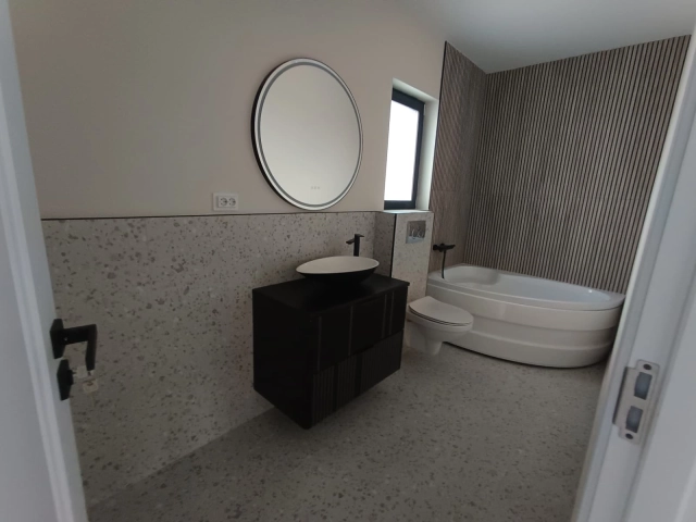 Casa 4 camere - Miroslava